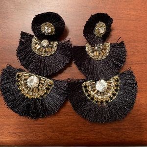 BLACK TASSEL EARRINGS